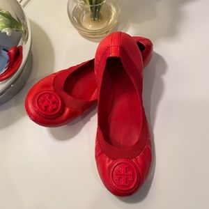 Tory Burch Caroline Ballet Flat in Poppy